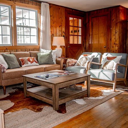 Birch House: Cozy Cabin 5 Min From Okemo ラッドロー エクステリア 写真