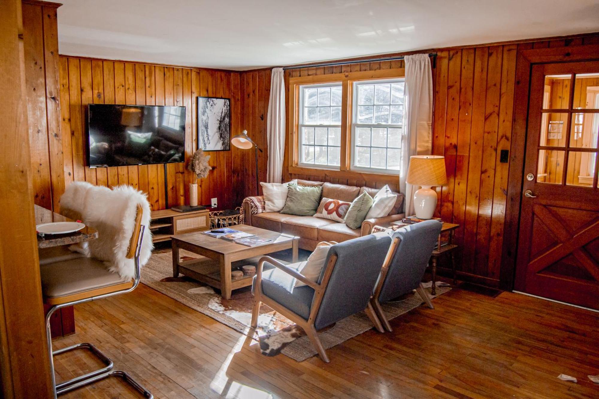 Birch House: Cozy Cabin 5 Min From Okemo ラッドロー エクステリア 写真